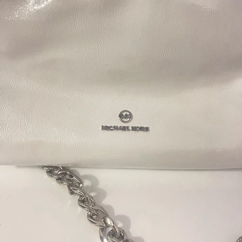 Michael Kors Lina Small Cinch Drawstring Bag Leather Optic White - Picture 8 of 11